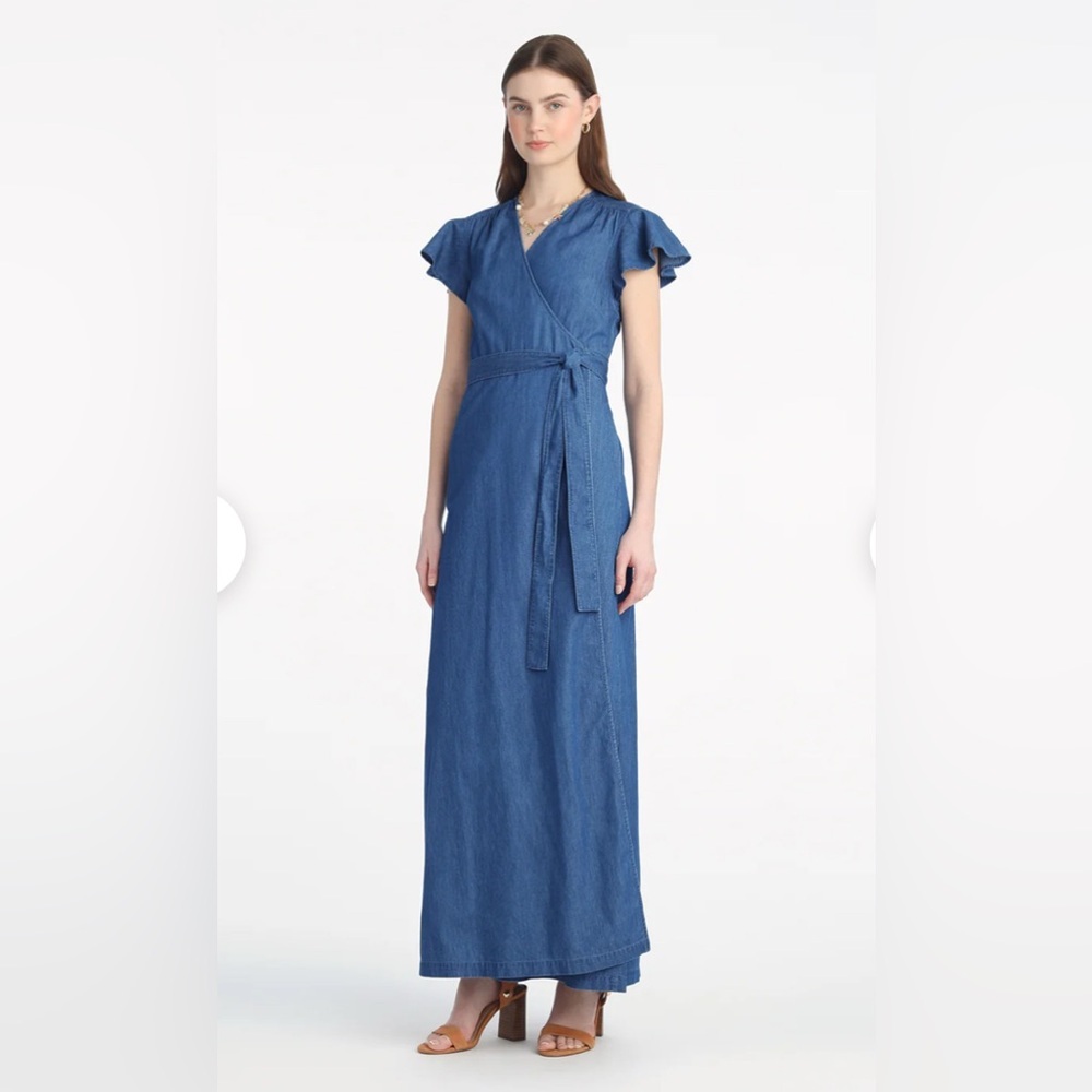 Draper James Reagan Denim Maxi wrap Dress in Medium blue Wash Size 4 EUC